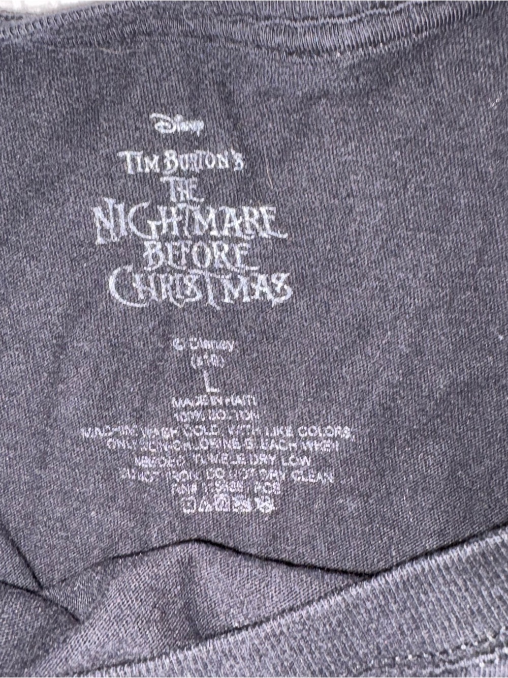 Disney The Nightmare Before Christmas t-shirt - size Large EUC - Picture 3 of 3